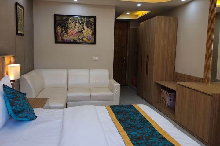 Room 14 of 22