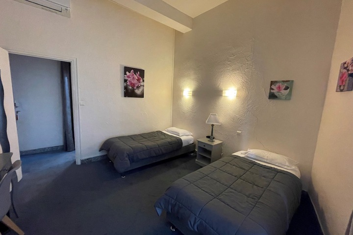 Room 34 of 73