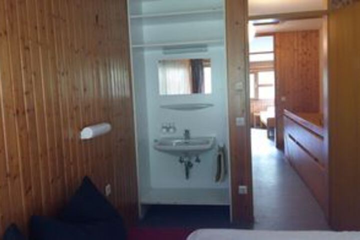 Room 5 of 79