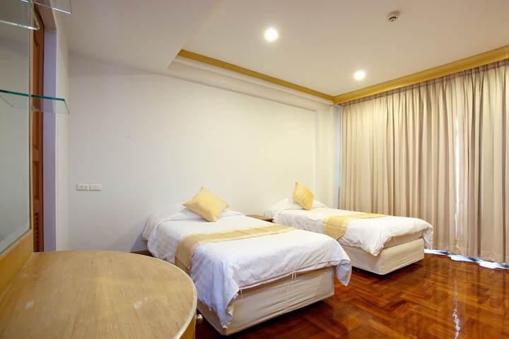 Room 13 of 67