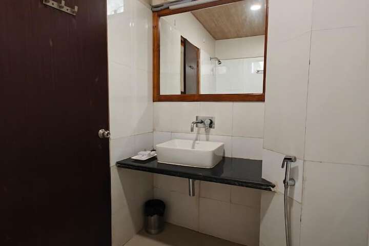 Room 52 of 82