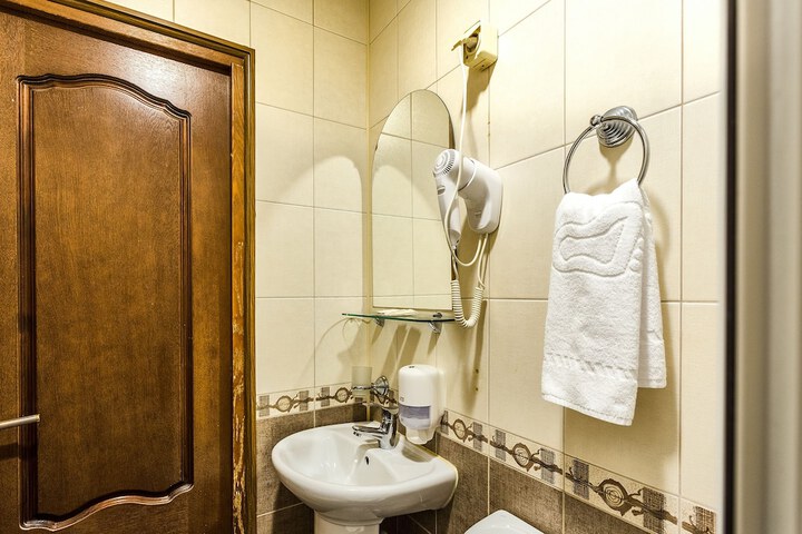 Room 21 of 48