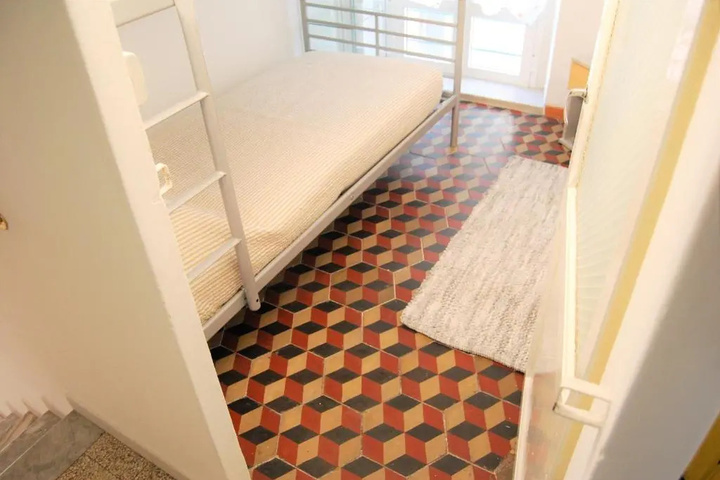 Room 6 of 23