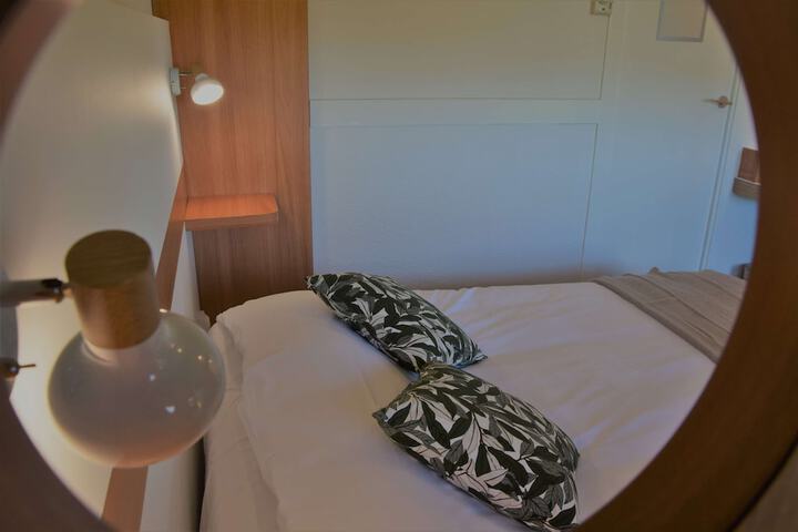 Room 38 of 128