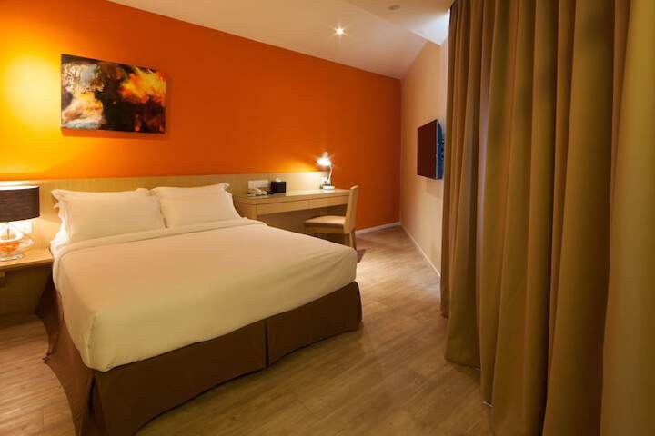 Room 12 of 47