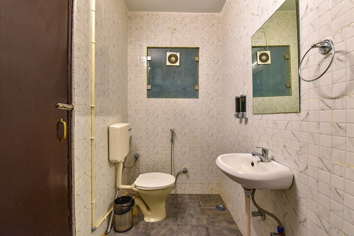 Room 34 of 37