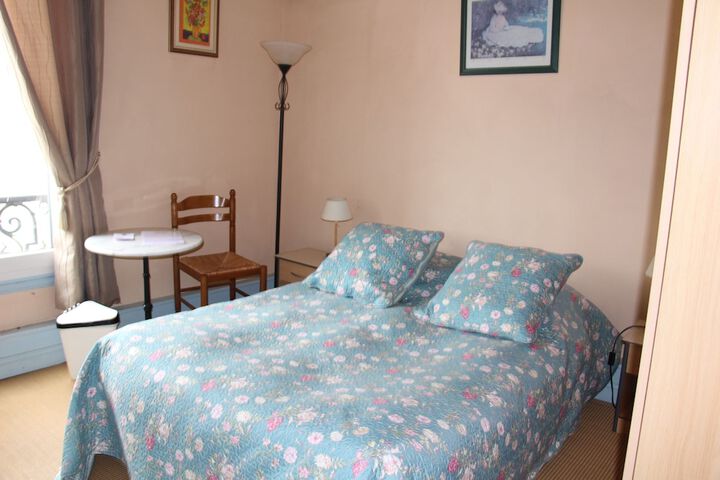 Room 8 of 18