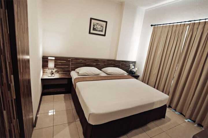Room 16 of 48