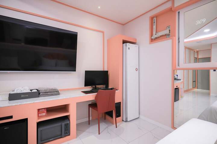 Room 46 of 69