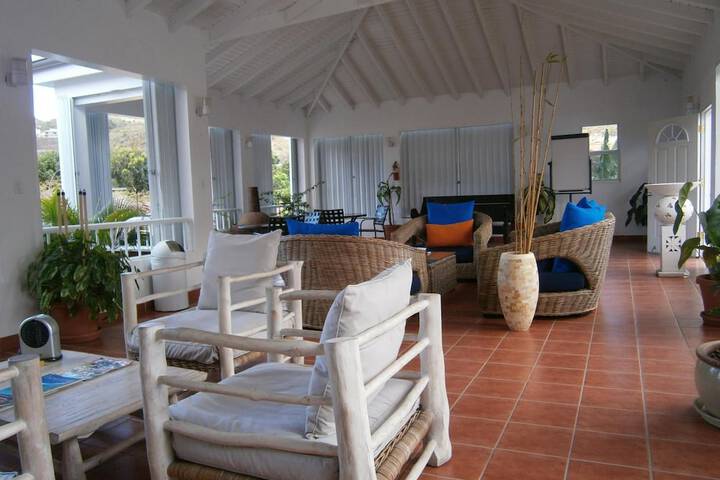 Guest Lobby