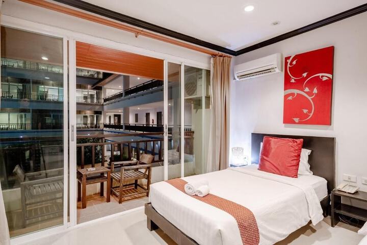 Room 10 of 35