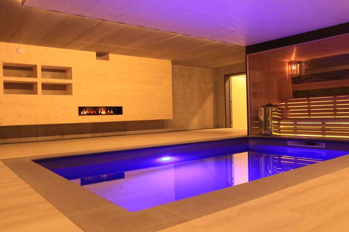 Pool 30 of 61