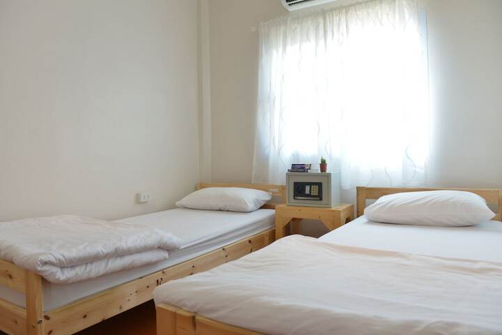 Room 14 of 29