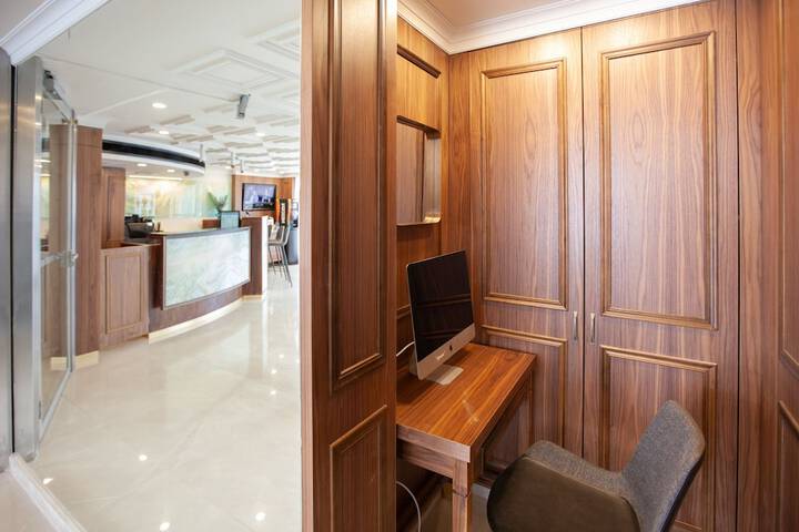 Business Center 38 of 45