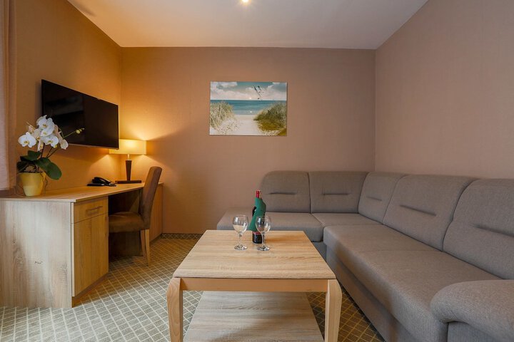 Room 3 of 32