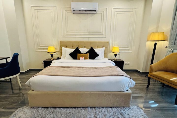 Room 35 of 67