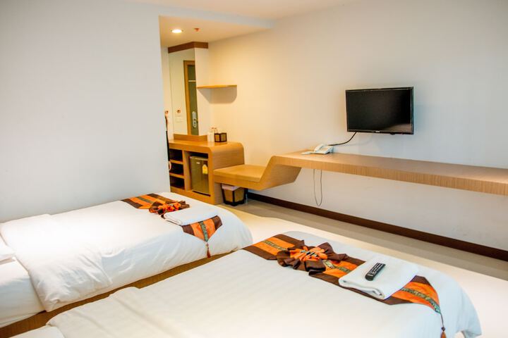 Room 12 of 30