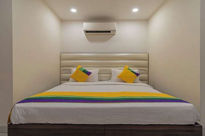 Room 15 of 32