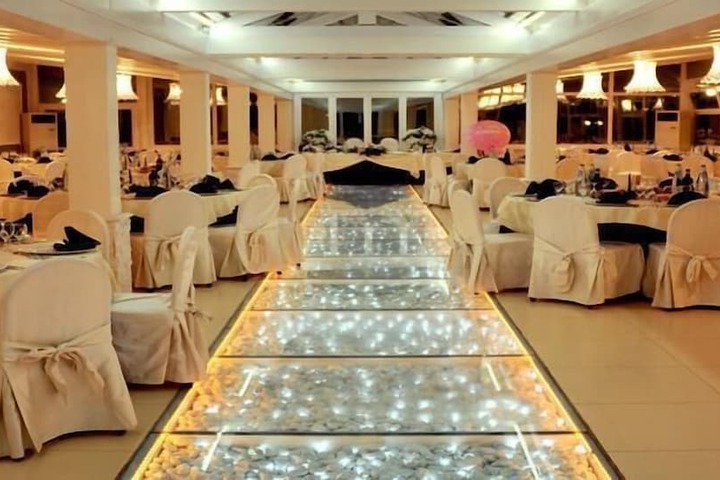 Ballroom/Hall 48 of 70
