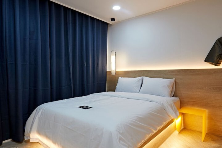 SOUNDS HOTEL
