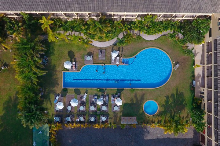 Pools & Facilities