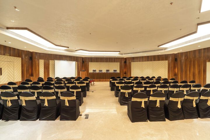 Ballroom/Hall 61 of 64
