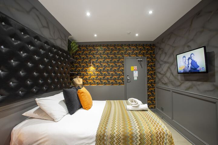 Room 65 of 344