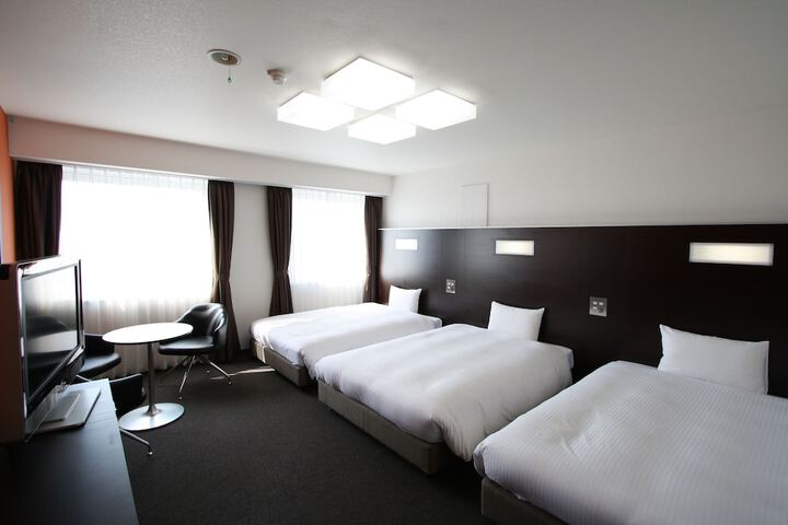 Room 12 of 36