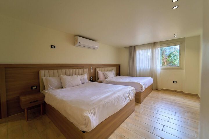 Room 43 of 174