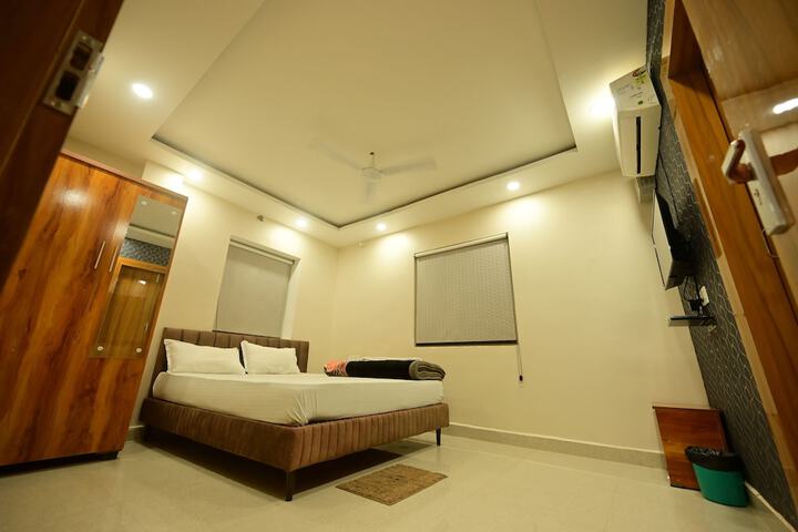 Room 15 of 90