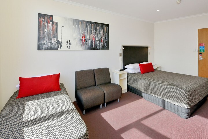 Room 25 of 62