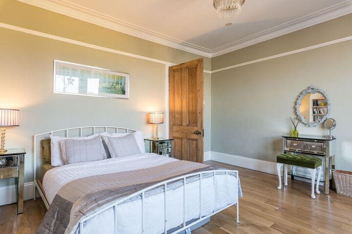 Room 11 of 20