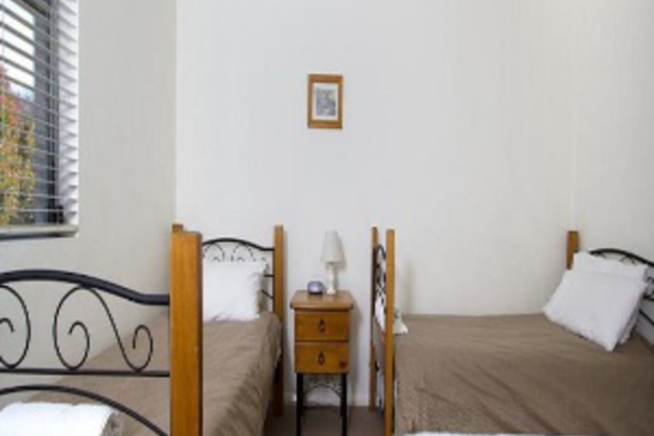 Room 33 of 276