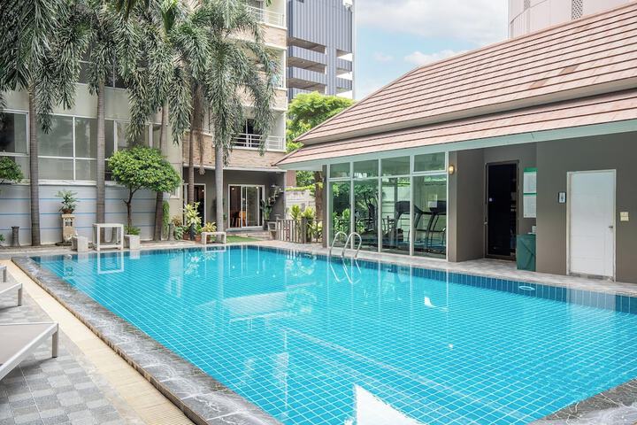 Pool 44 of 67