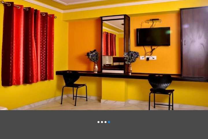 Room 4 of 5