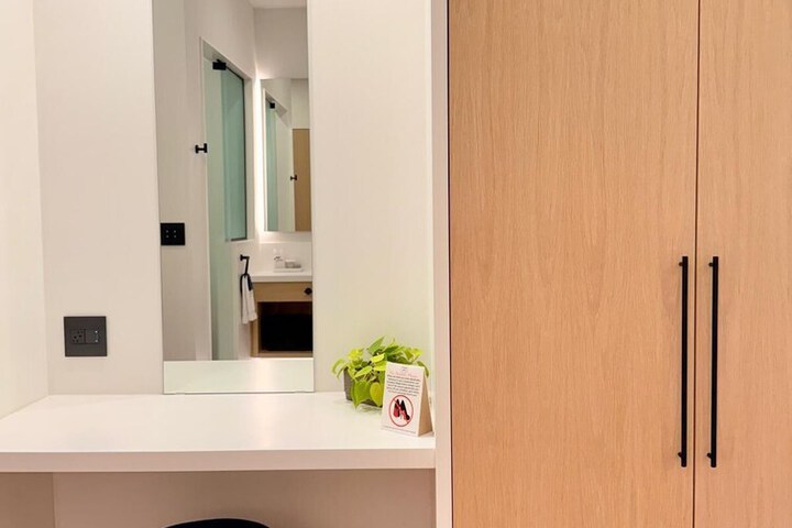 Room 168 of 206