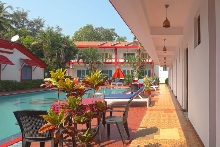 Pool Hotel