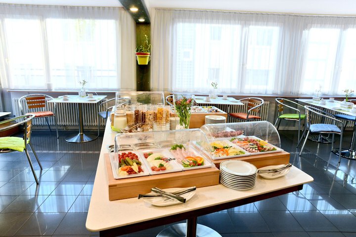 Dining 61 of 81