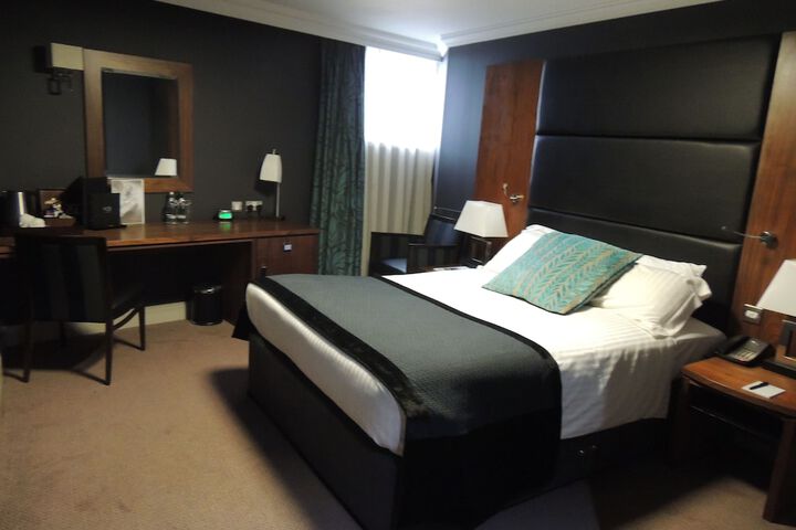 Room 10 of 31