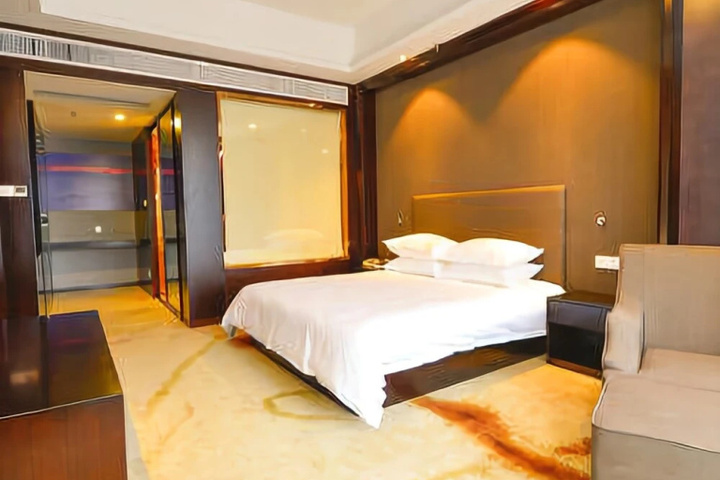 Room 3 of 9