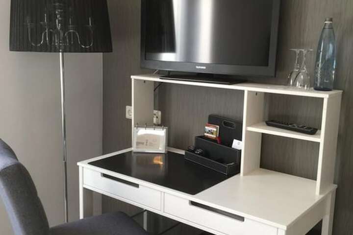 Room 9 of 23
