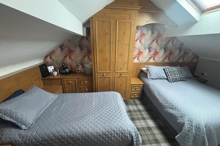 Room 6 of 24