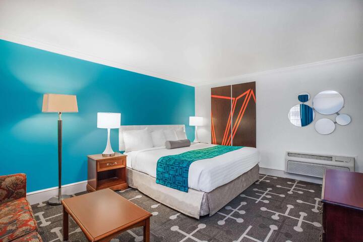 1 King Bed (1 of 3)