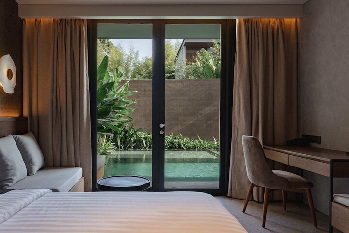 Room 21 of 34