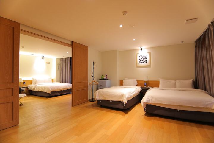 Room 75 of 190