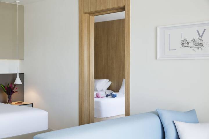 Room 5 of 61