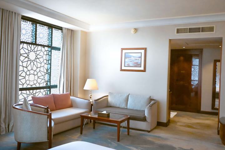 Room 83 of 139