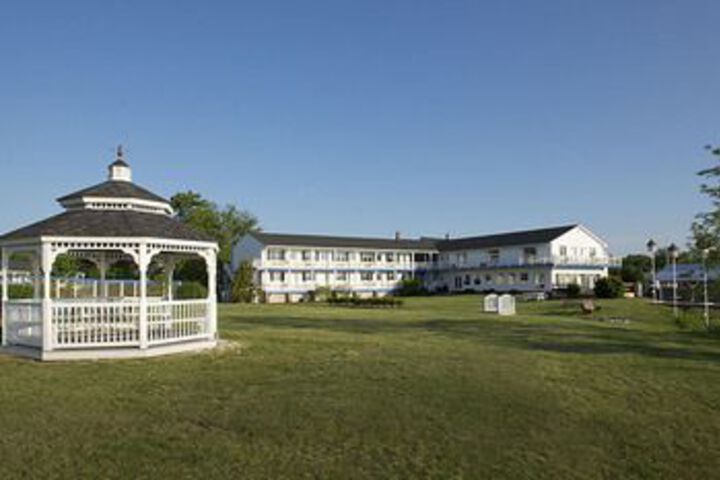 Hotel Exterior 9 of 20