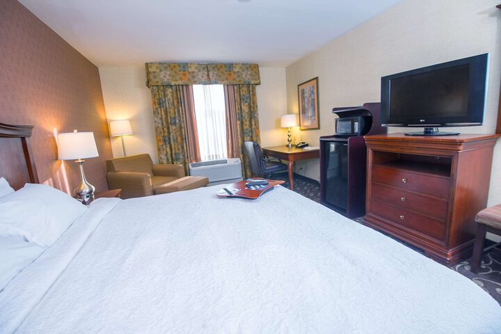 1 King Bed (12 of 12)