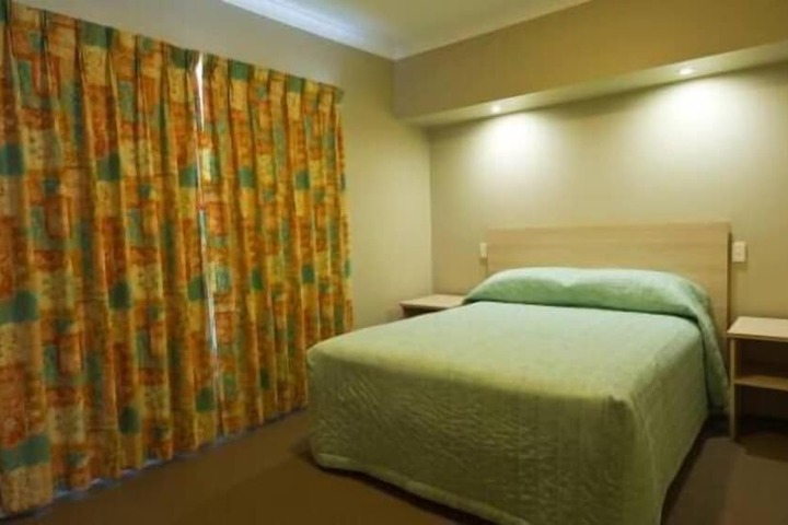 Room 11 of 25